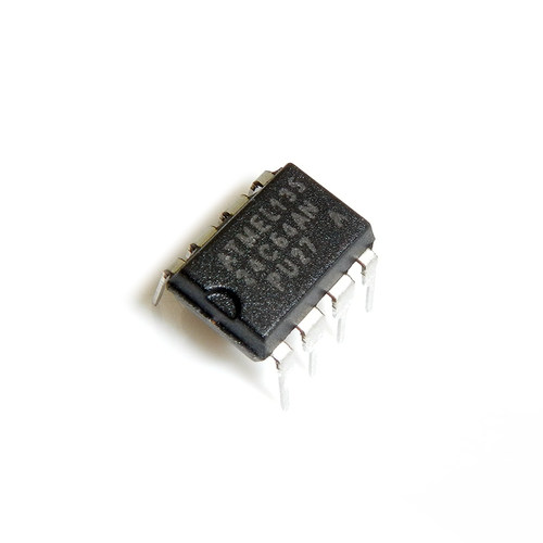 24C64AN 直插 AT24C64 芯片 贴片存储器/串口 2.7-5.5V 64K DIP-8