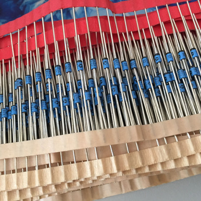 BZX85C33 稳压管二极管 1W33V DO-35封装 1W 33V稳压管 BZX85C33V