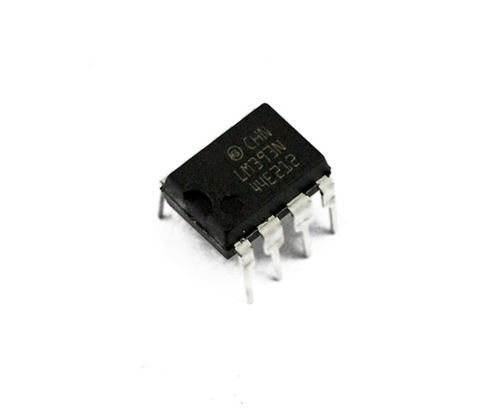 LM393直插八脚 全新原装 芯片 双比较器  DIP-8