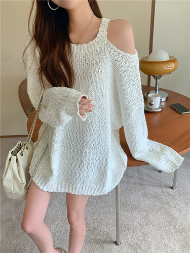 Solid color off shoulder granular sweater