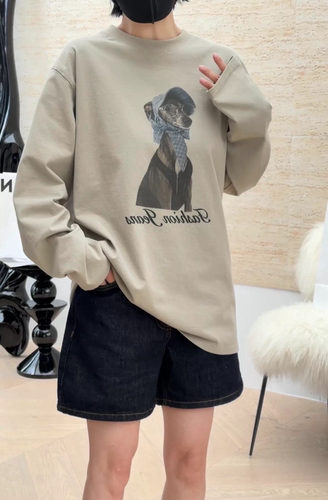 诗歌兰女装26秋款 2338美式设计感潮流风街头长袖带头巾狗T恤女