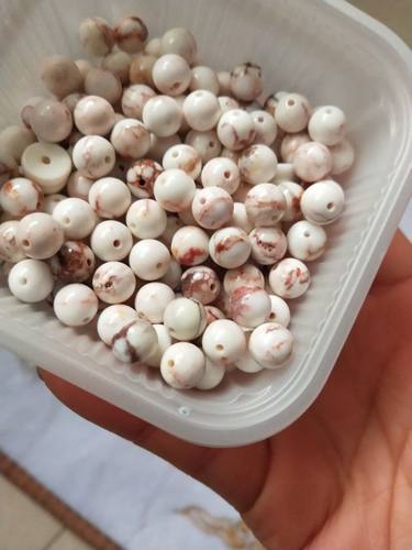 西藏象牙玉血脉红8厘珠子，15元一颗极为稀少的血脉红