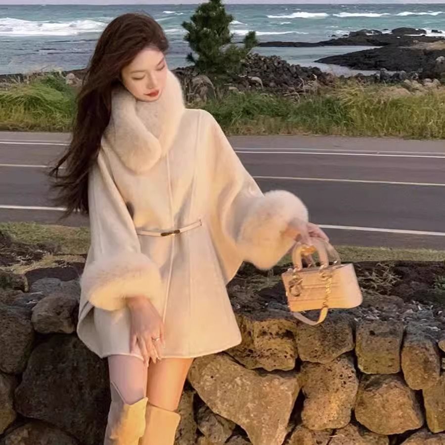 2025秋冬新款狐狸毛领羊绒毛呢斗篷大衣女高级感毛呢外套