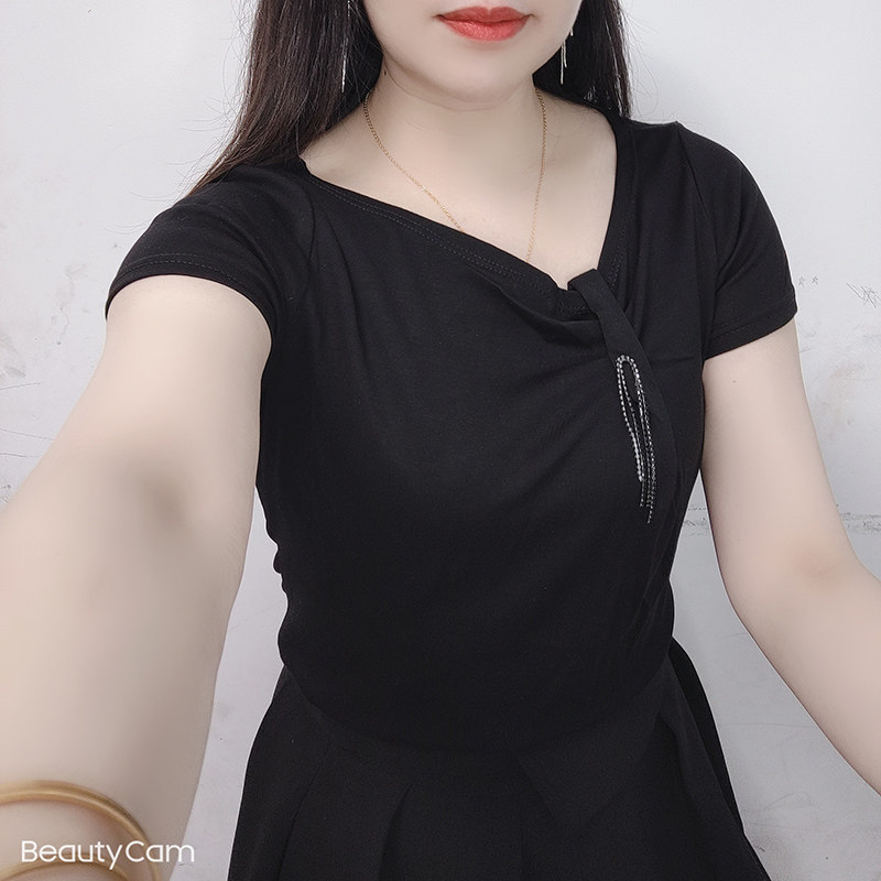 欧货一字肩T恤洋气短袖女人味十足上衣2025时尚气质显瘦漂亮小衫