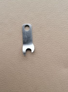 工业缝纫机配件 重机人字车2280/2284曲折缝旋梭定位勾 235-03402