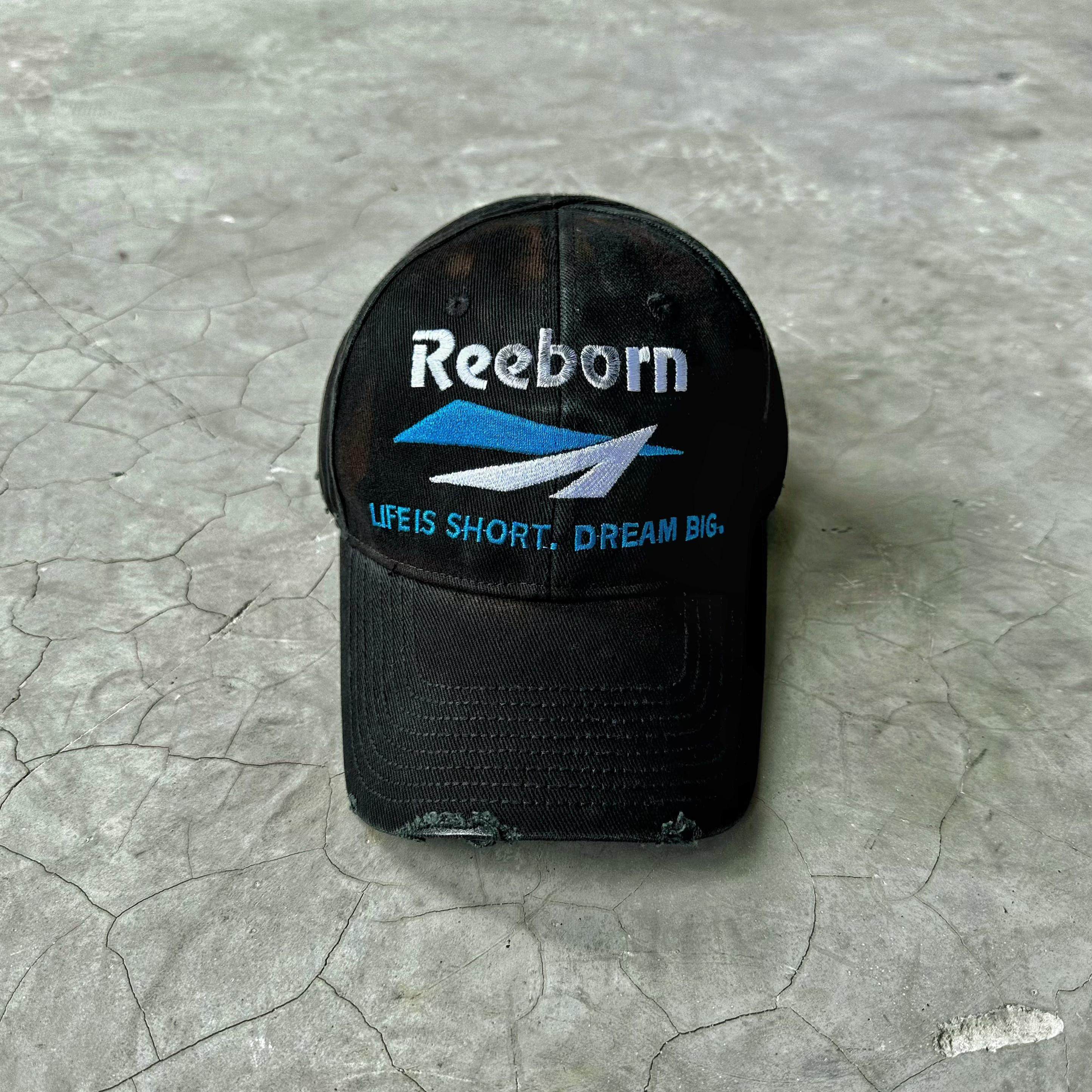 False Perception Reeborn刺绣Logo 棉 鸭舌帽 水洗黑