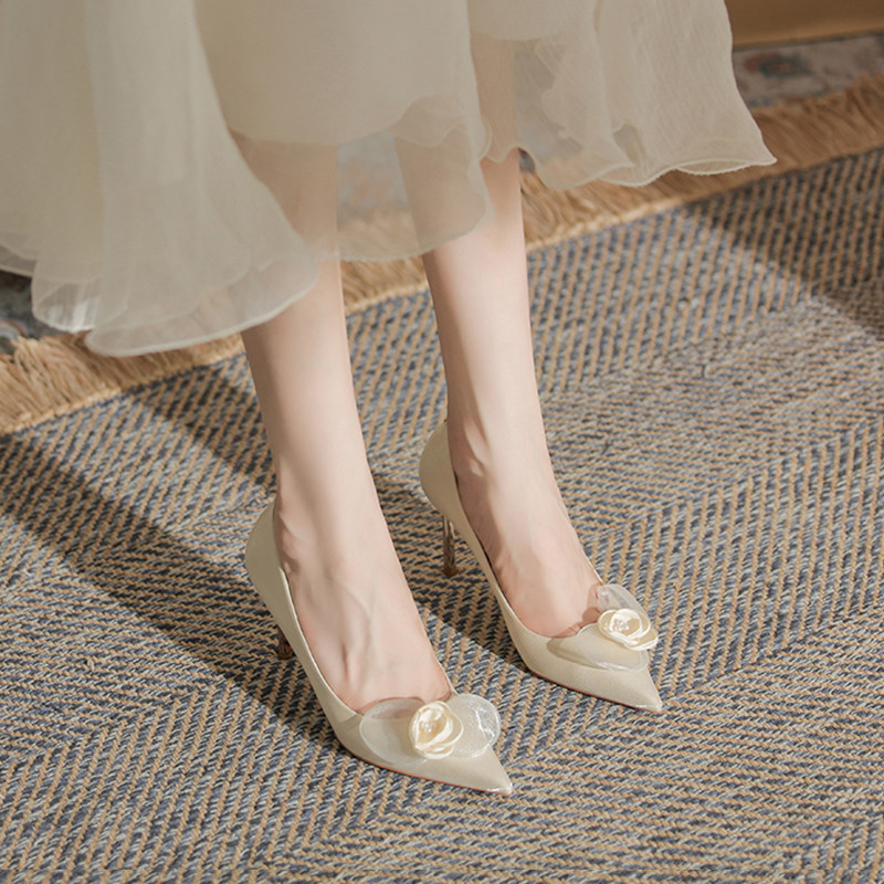 香槟色单鞋山茶花伴娘婚鞋婚纱