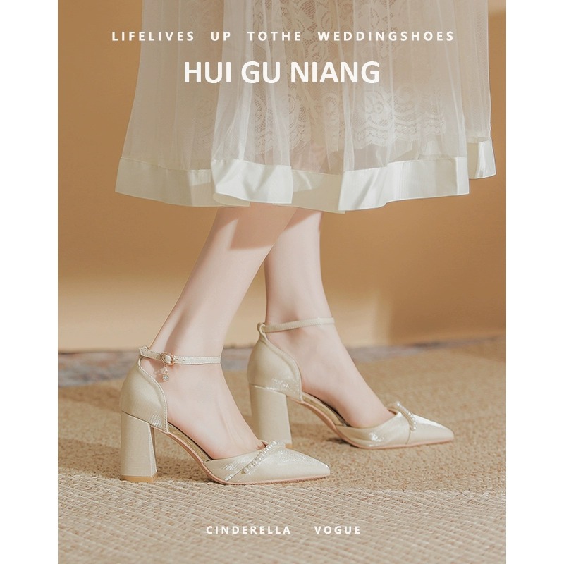 法式高跟鞋女粗跟新娘鞋2024新款浅白色尖头一字带婚鞋伴娘鞋