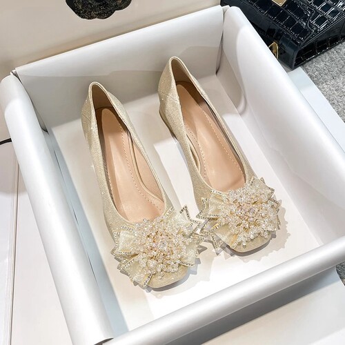 低跟法式气质单鞋女2025新款方头浅口粗跟水钻配裙子新娘秀禾婚鞋