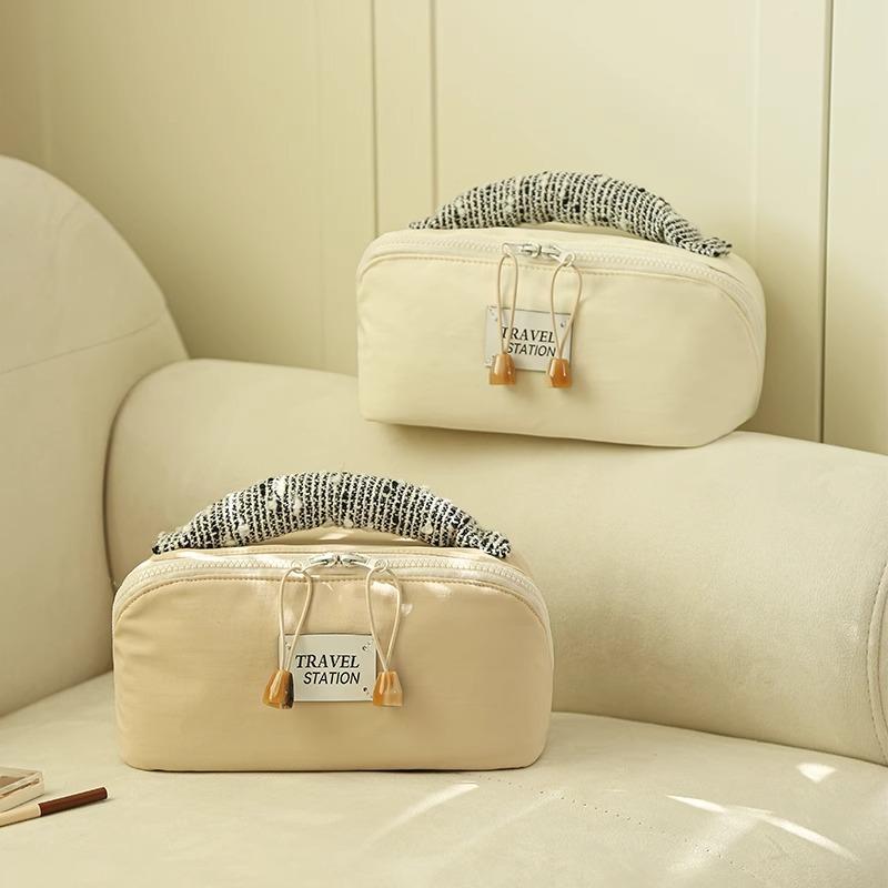 新款可爱手提化妆包便携收纳袋