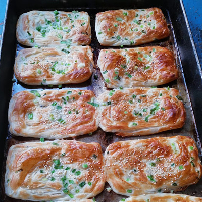 新款淮南牛肉汤商用半成品面饼坯子葱油饼早餐碳烤香酥烧饼包邮