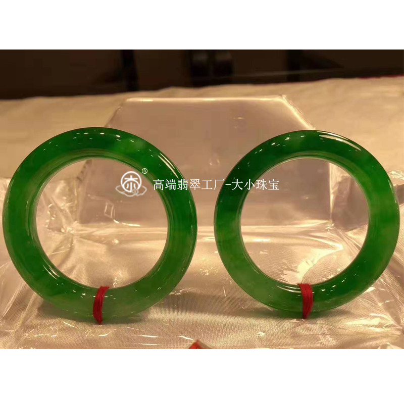 大小珠宝收藏级冰种满绿高端翡翠圆条对镯56老坑满色辣绿翡翠手镯