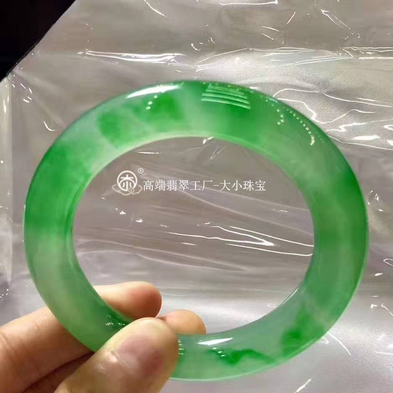 大小珠宝冰种正阳绿高端翡翠玉手镯全图57mm收藏级高冰阳绿玉镯子