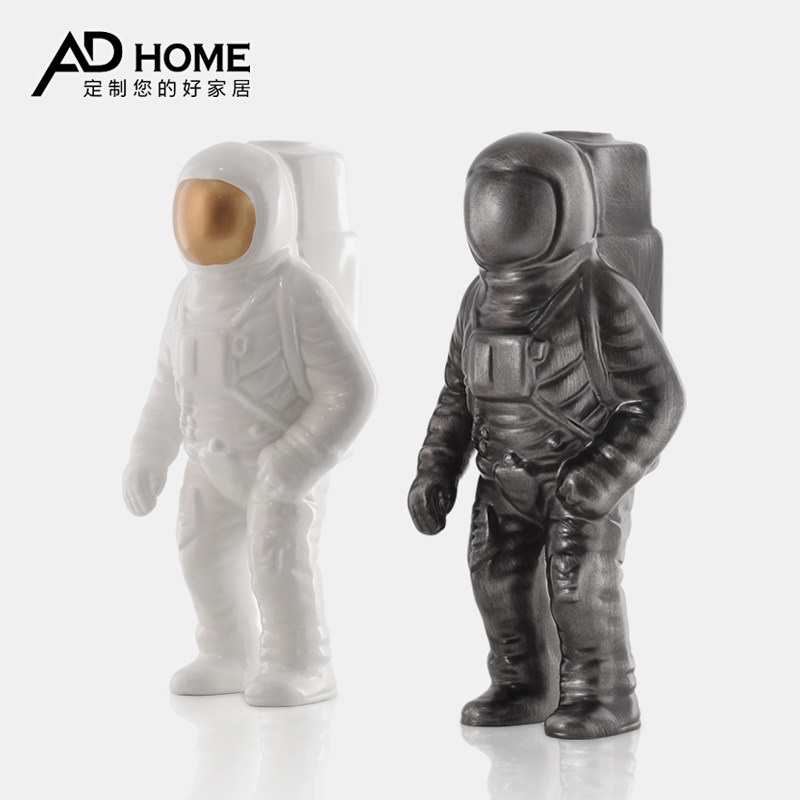 简欧家居客厅玄关书柜宇航员摆件