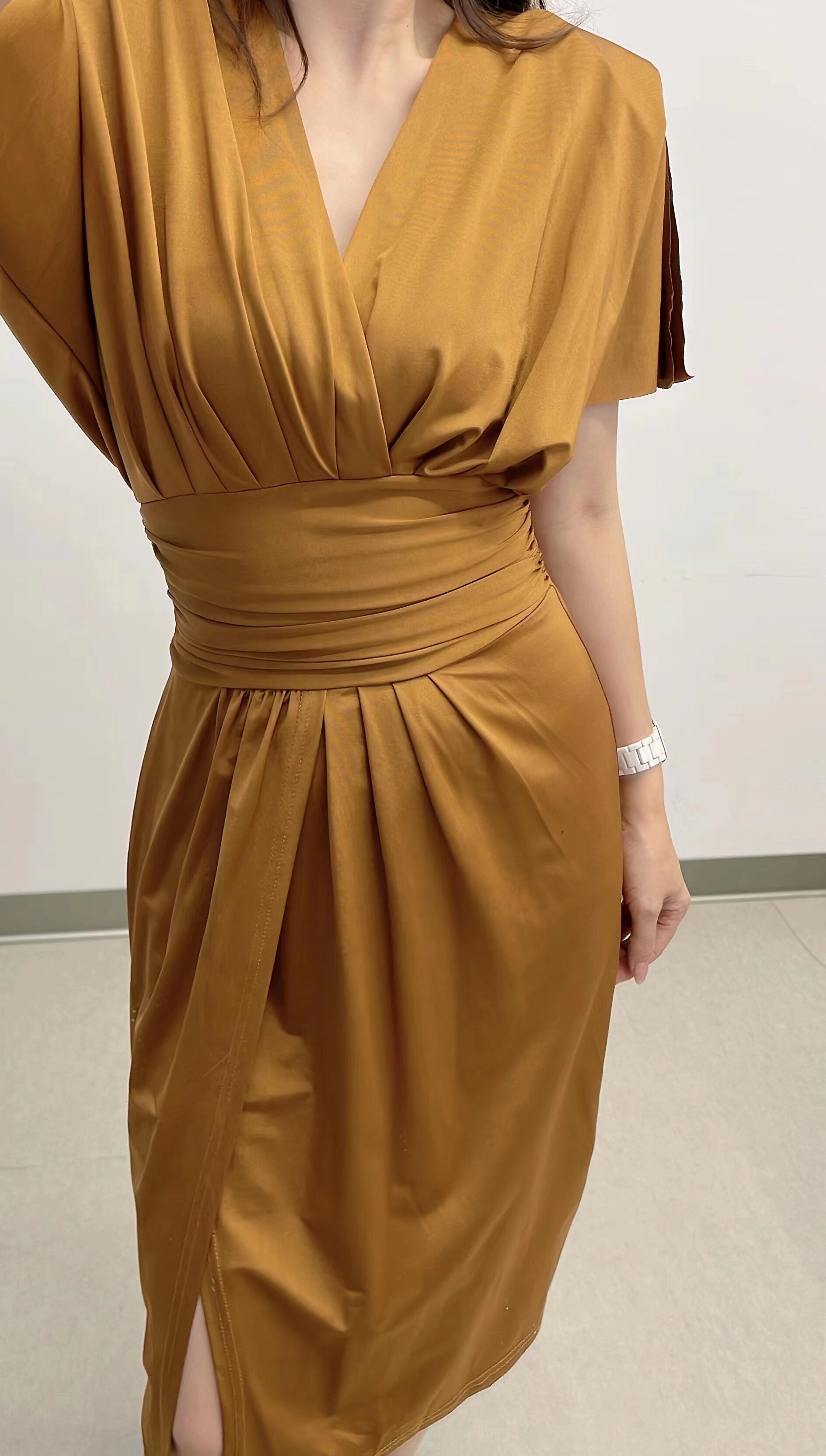 新品高级感独特性感气质开叉中长款连衣裙高端礼服高品质定制短袖