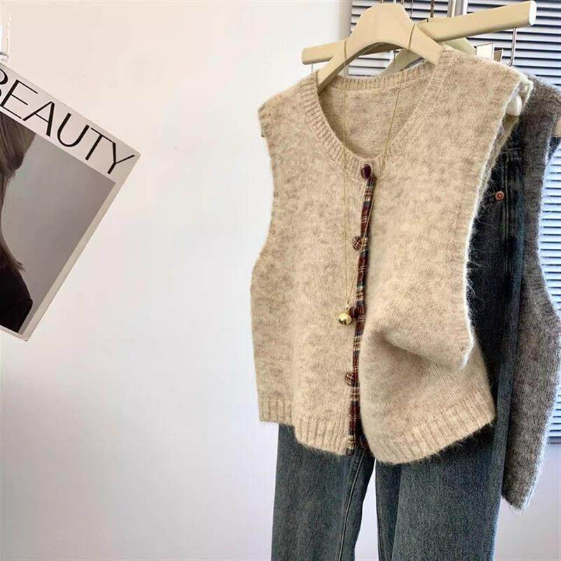 韩系秋装新款通勤百搭圆领排扣短款开衫马甲叠穿无袖针织毛衣背心