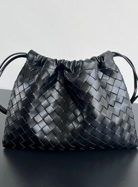 意产小羊皮垃圾袋纯手工编织包dustbag抽绳福袋包单肩斜挎手拿包