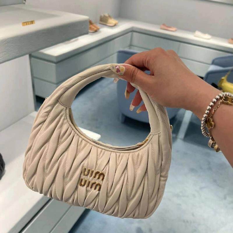 miumiu/缪缪女包褶皱wander小羊皮 hobo经典腋下包手提单肩包