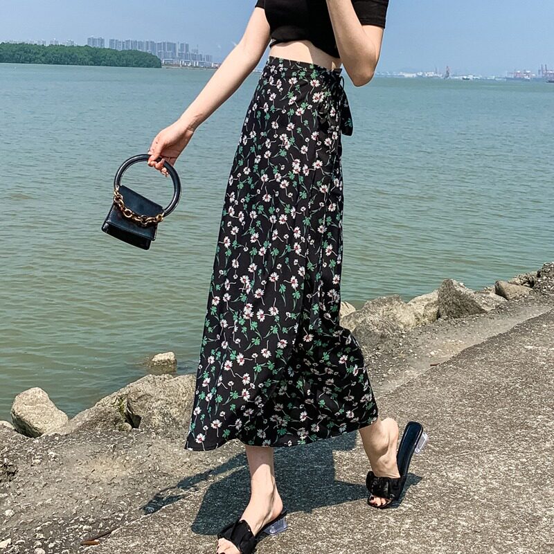 一片式碎花雪纺半身裙女夏季2026新款中长款高腰显瘦a字包臀裙子