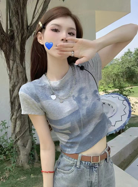 美式灰色短袖t恤女夏季2025新款设计感小众辣妹修身短款露脐上衣