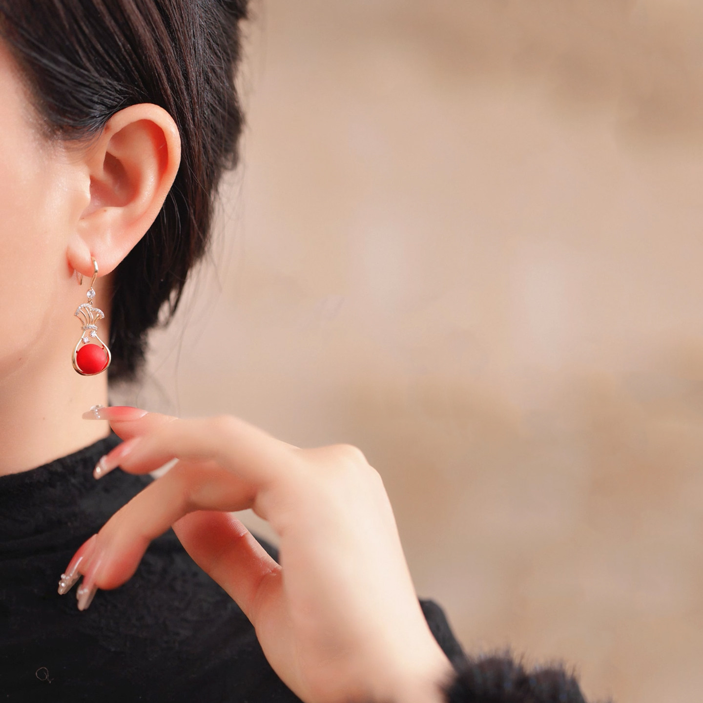 新款过年红色耳环瑞丽风几何耳坠水钻耳挂高级感小众设计长款耳饰