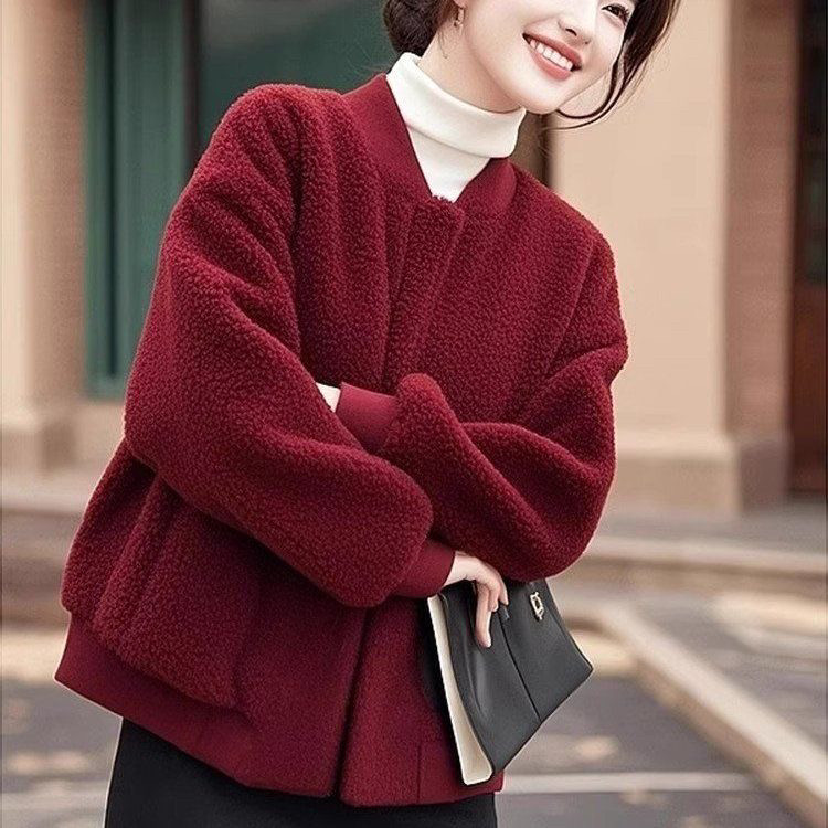 酒红色小个子短款羊羔毛呢外套女