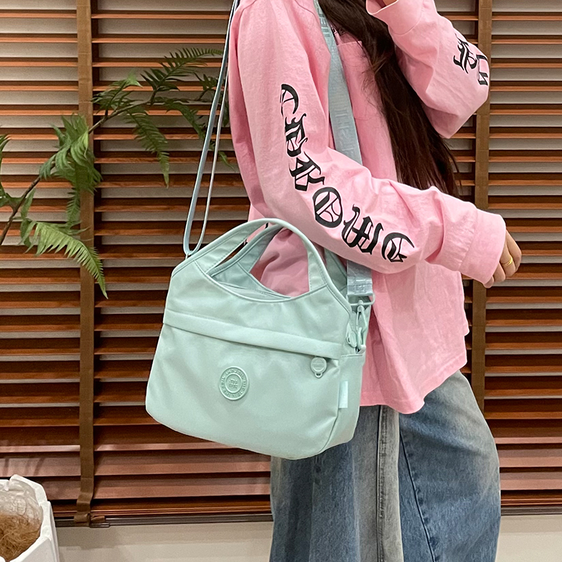 手提斜挎包女小方包牛津布防泼水女式通勤包简约单肩尼龙布小包包