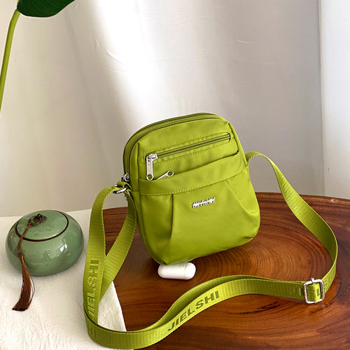 女士手机包2025爆款时尚轻便尼龙小包包高颜值多层单肩休闲斜挎包