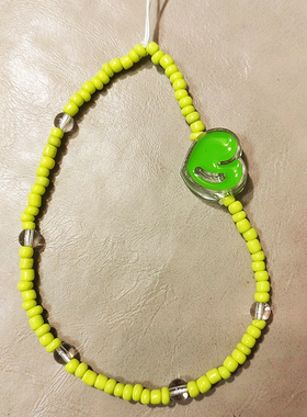 欧美新款芥末绿色爱心短款手腕手机配件ccd相机手机链挂绳挂件女