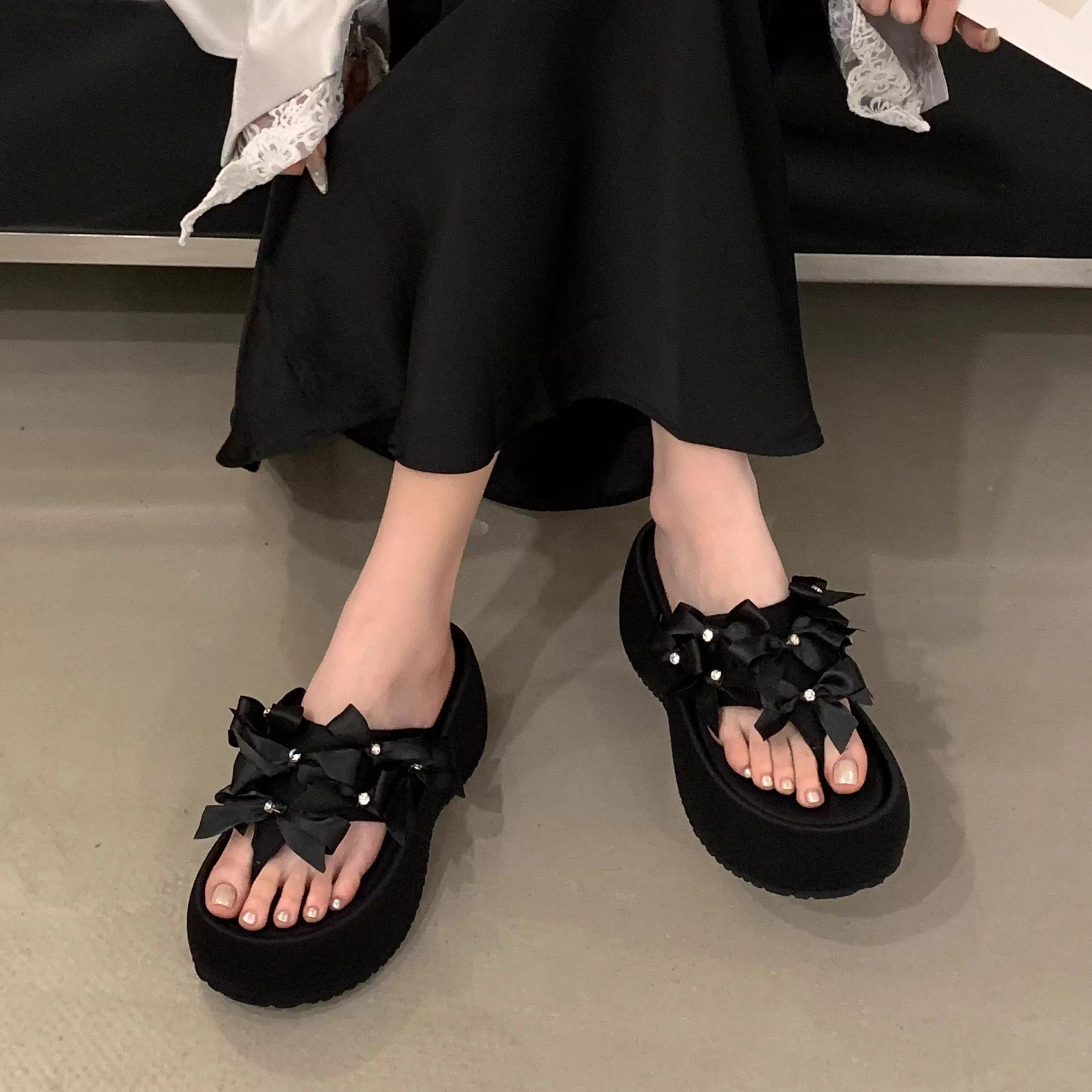 小个子松糕厚底增高拖鞋女外穿夏时尚珍珠蝴蝶结夹趾人字拖凉拖鞋