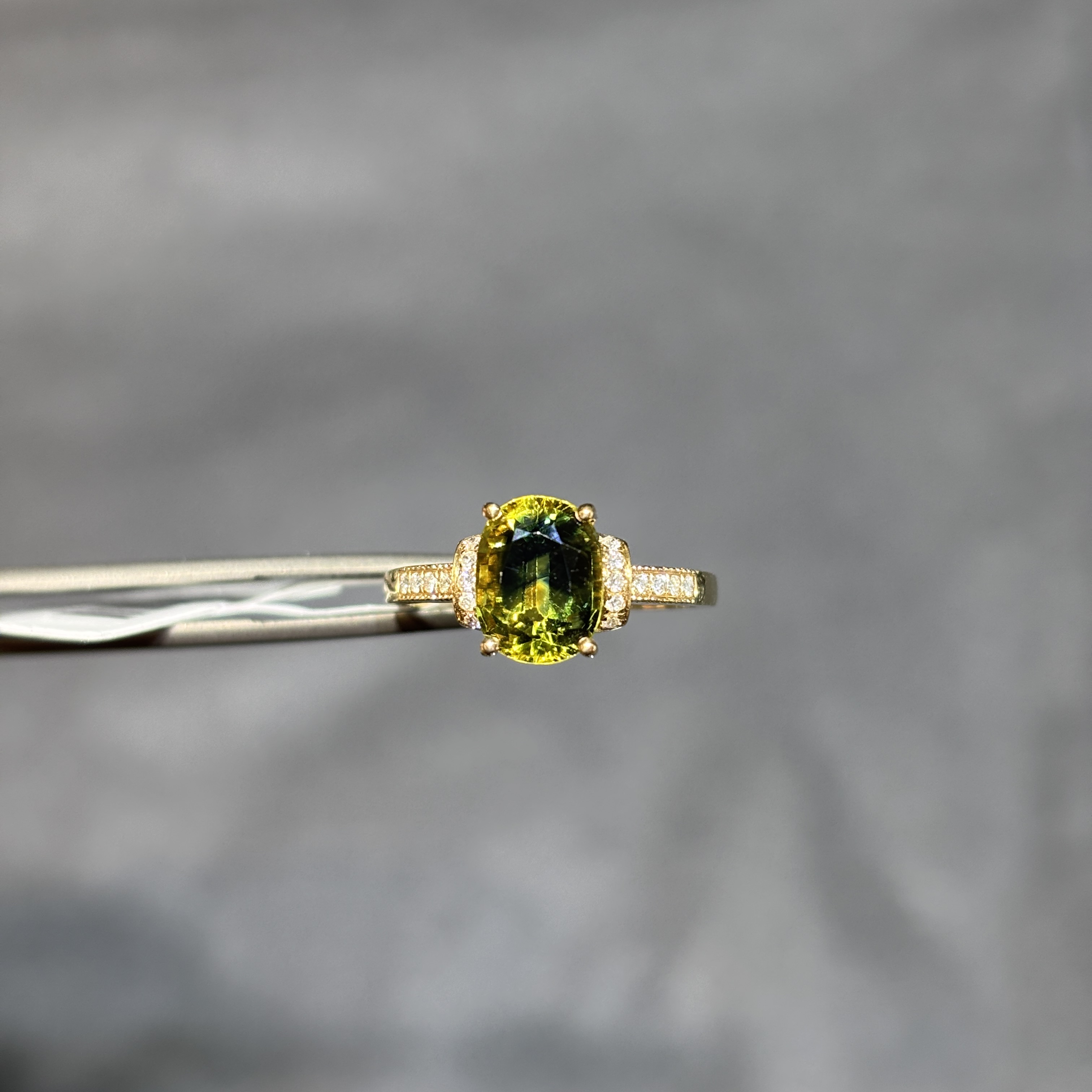 珠宝密语18k金花色蓝宝石戒指