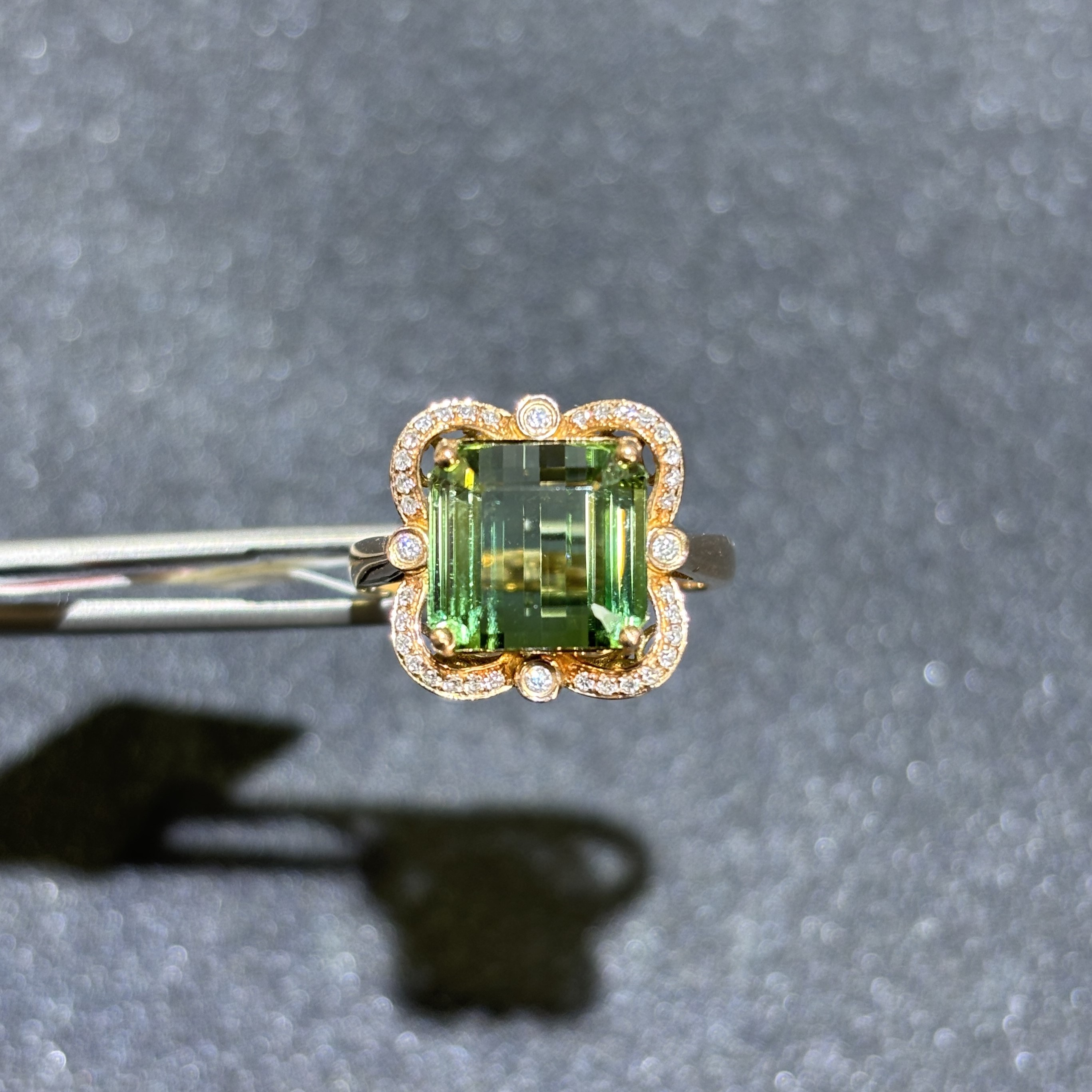 18k金天然巴西薄荷绿碧玺戒指配钻石方电光绿女戒洁净玻璃体无暇