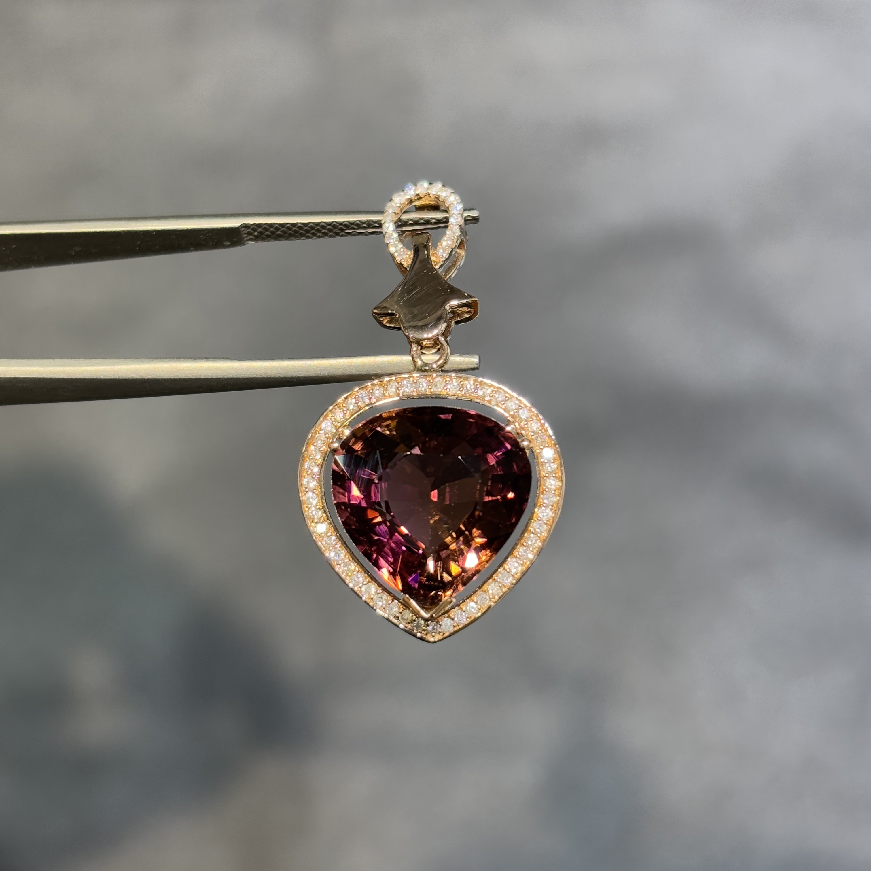 18k玫瑰金卢比莱碧玺吊坠红碧玺黄配钻石心形双色火彩暗红香槟色