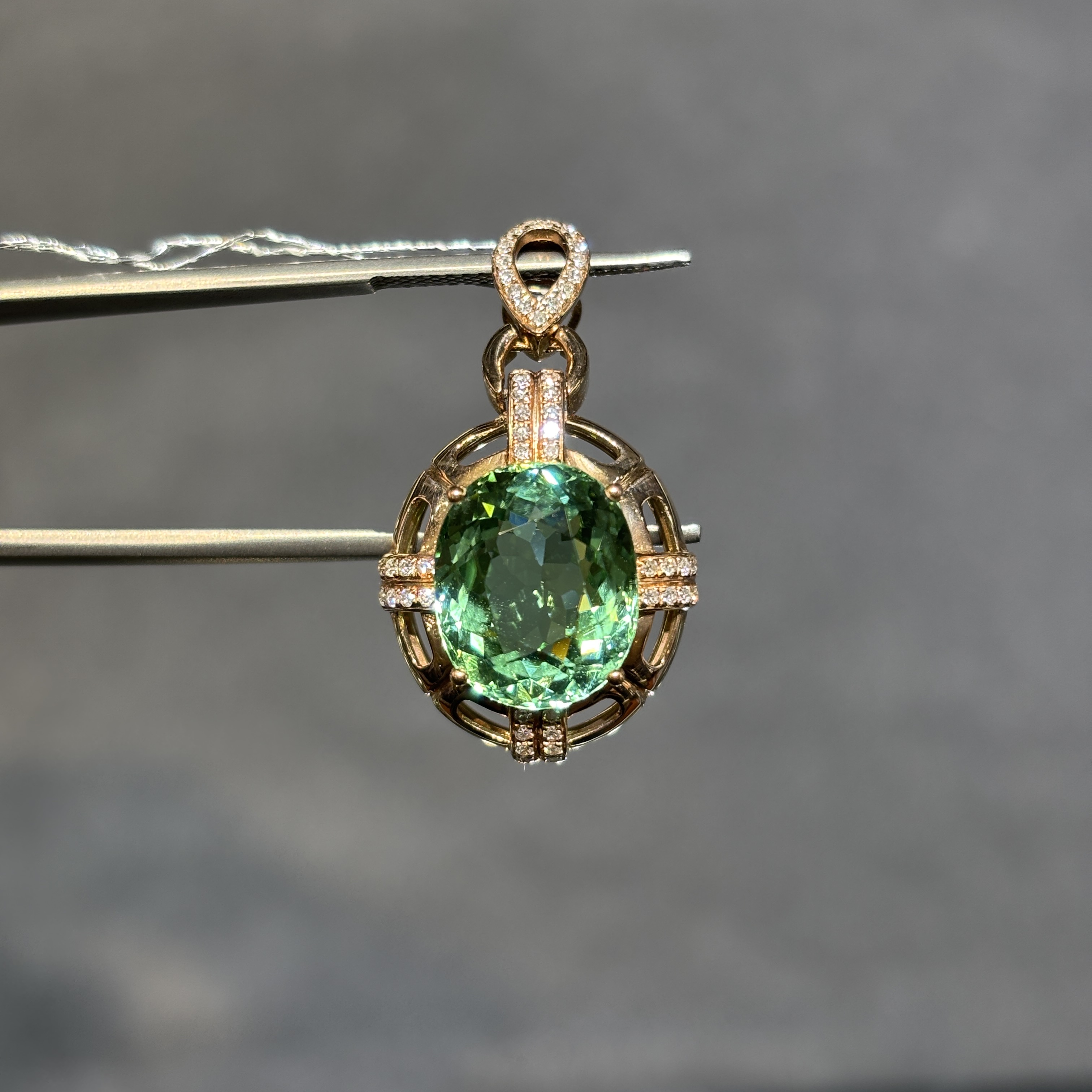 18k金天然巴西薄荷绿碧玺项链配钻石复古大椭圆吊坠帕拉伊巴洁净