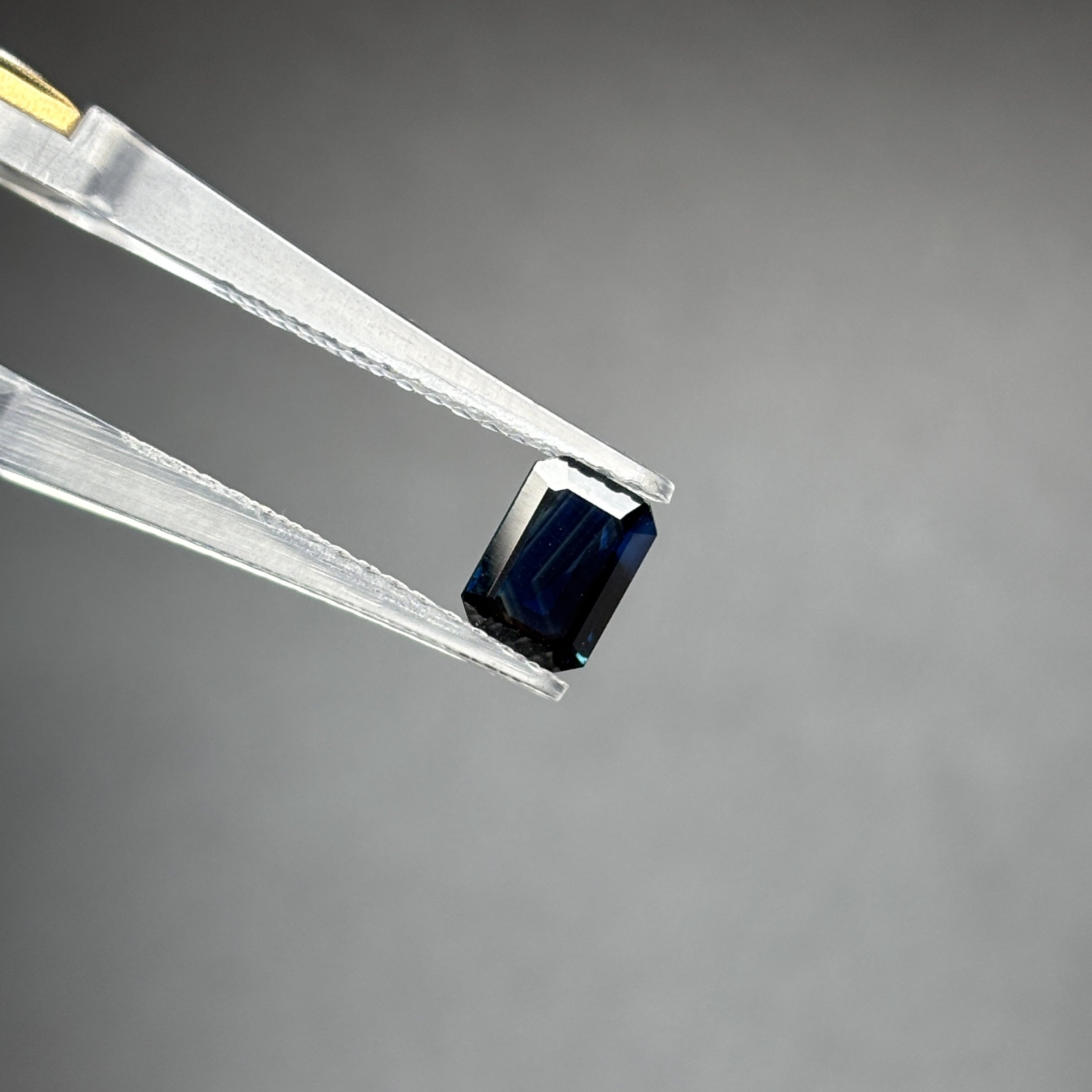 天然长方形蓝宝石裸石蓝绿祖切渐变色水鸭绿火彩teal色山蓝1.11ct