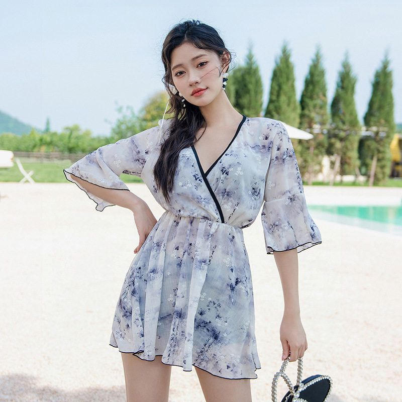 比基尼三件套泳衣女保守小香风小胸聚拢显瘦遮肚性感韩国分体温泉
