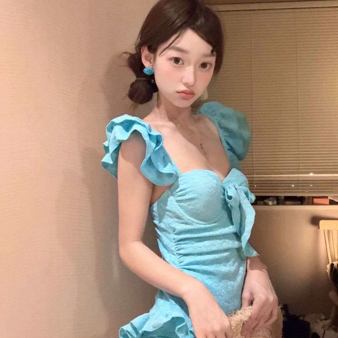 《蓝莓葡萄》甜美连体泳衣女钢托聚拢显瘦遮肉显白海边度假泳衣