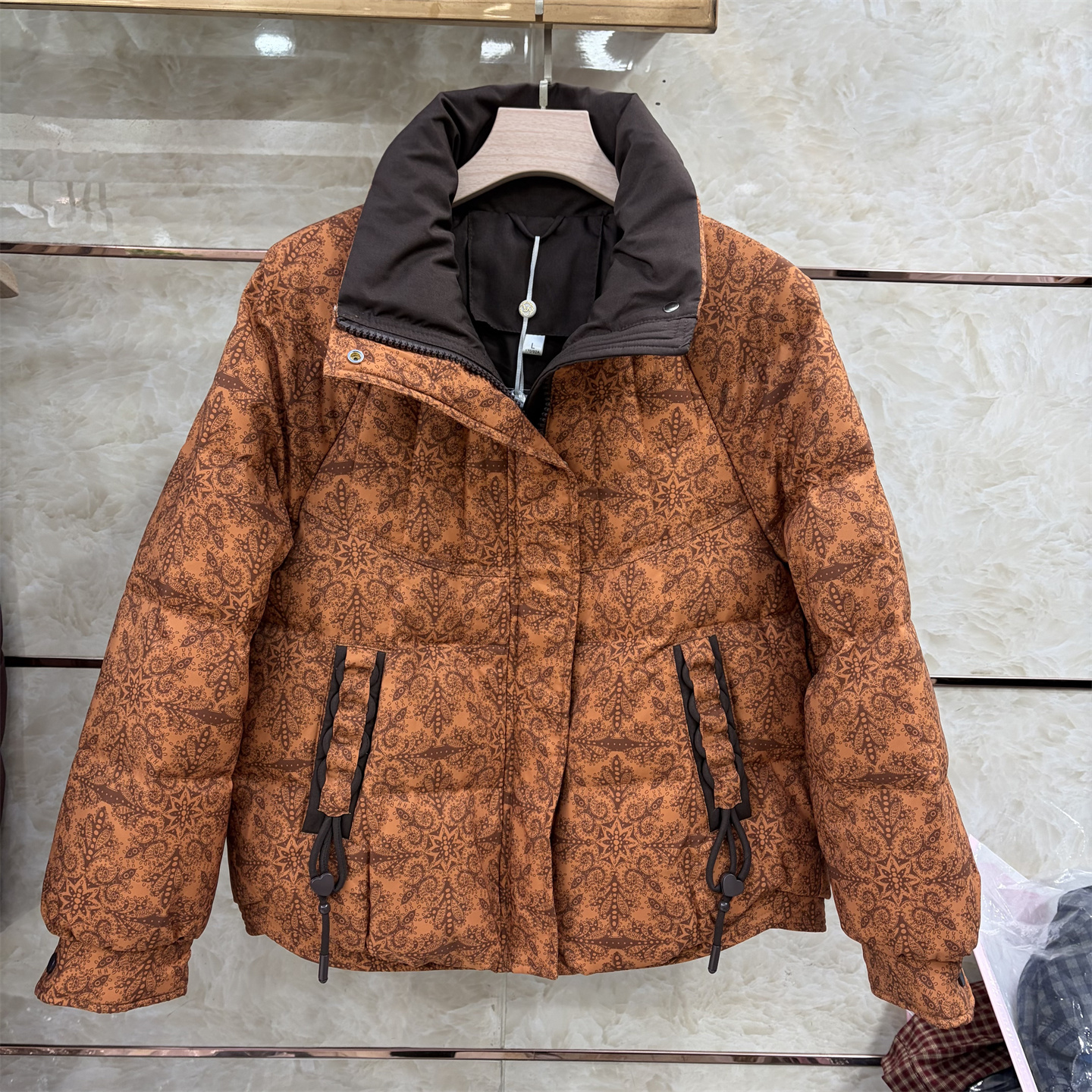 时尚花色立领高级感羽绒服