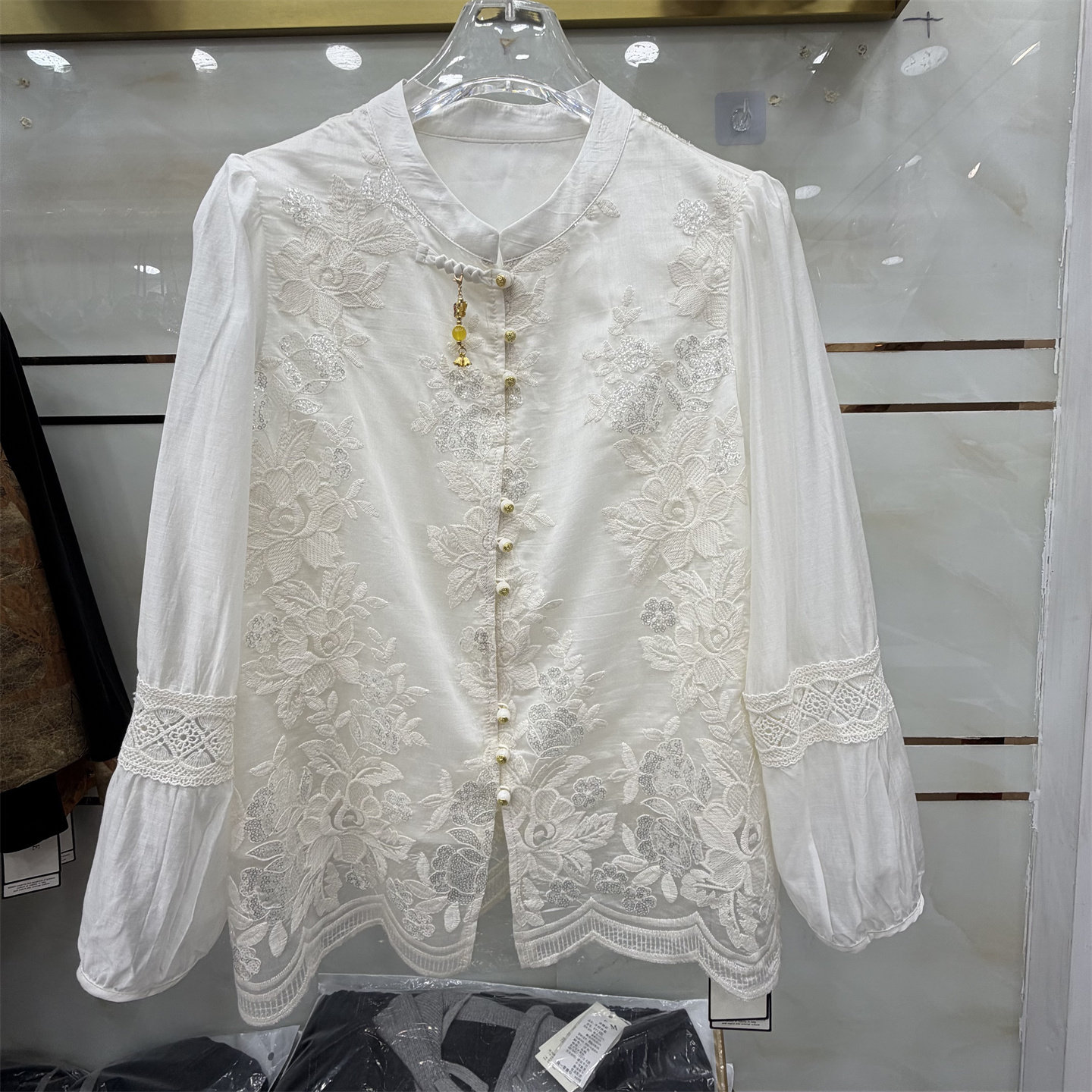 正品新中式天丝棉刺绣蕾丝衫女长袖立领盘扣白色通勤风设计感衬衫