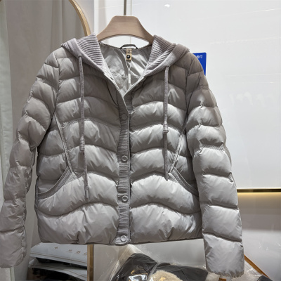 2025时尚保暖羽绒服短款连帽