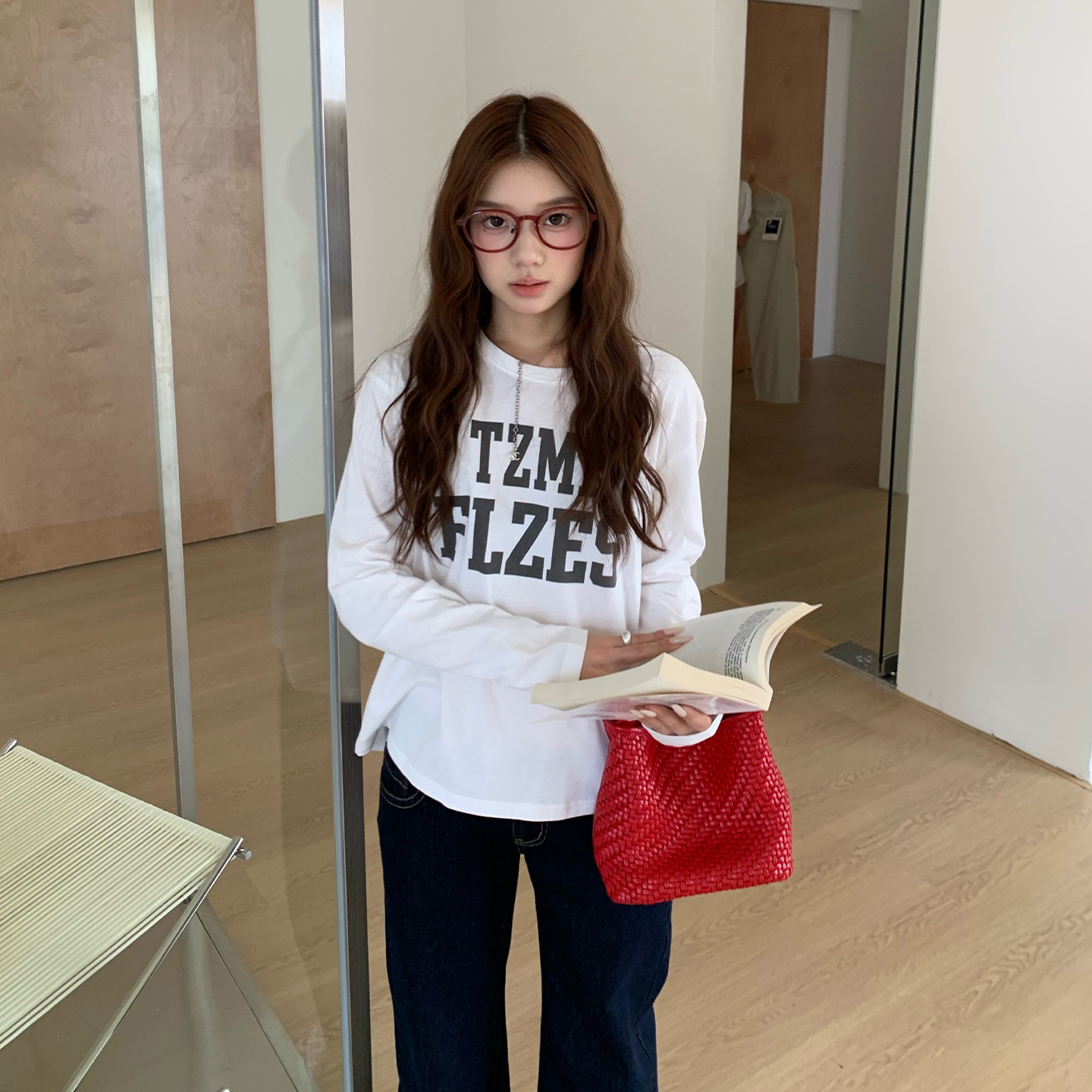 橘子树在哪儿字母印花长袖t恤女