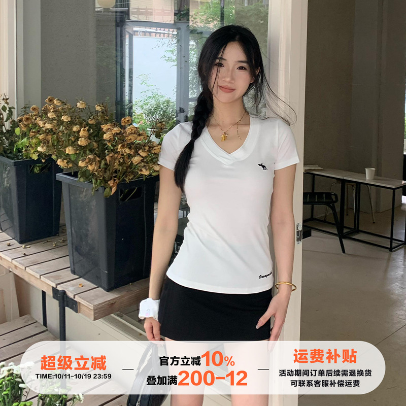 橘子树在哪儿v领刺绣收腰短袖T恤