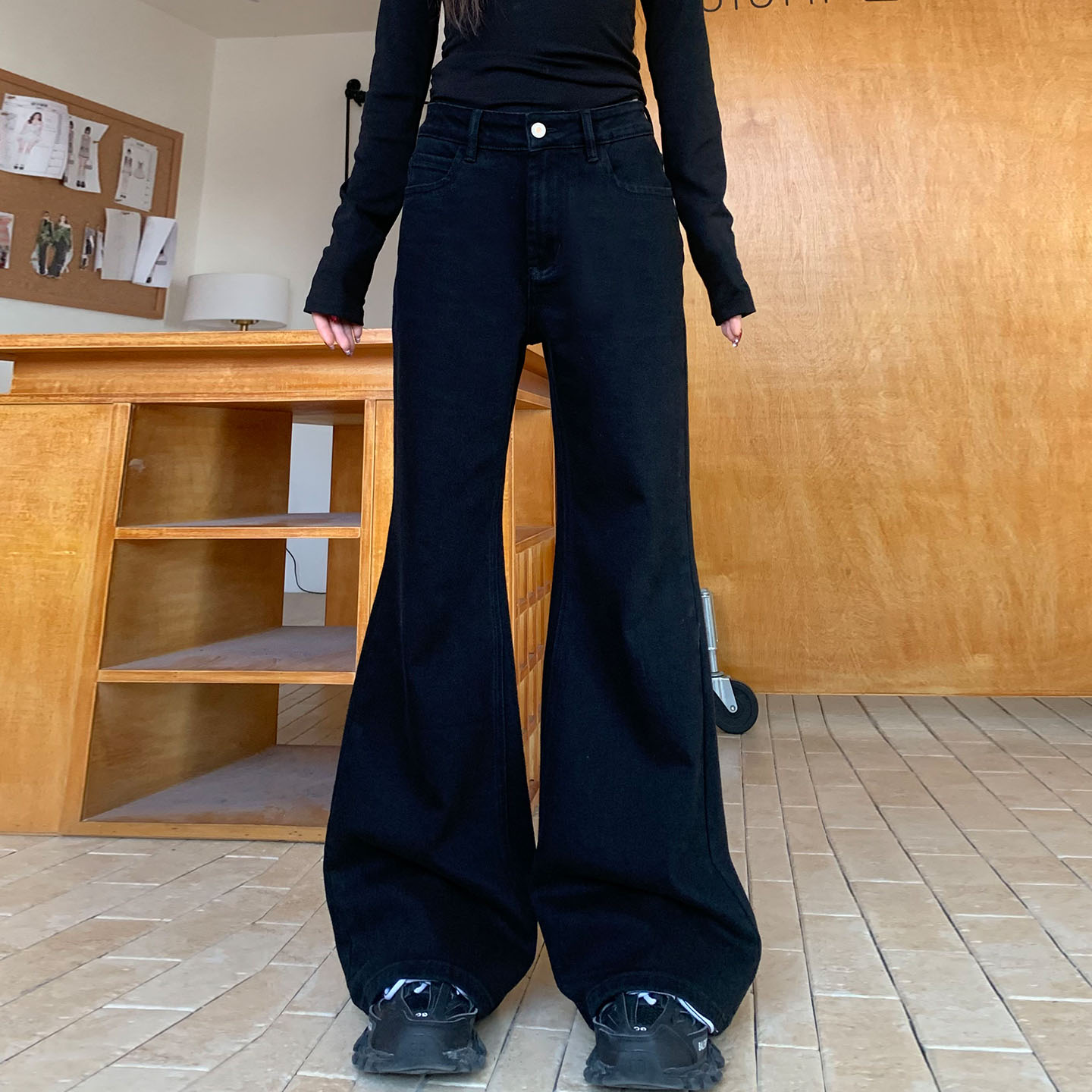 橘子树在哪儿黑色高腰微喇牛仔裤