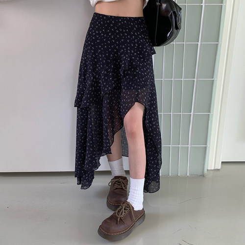 橘子树在哪儿不规则碎花半身裙女