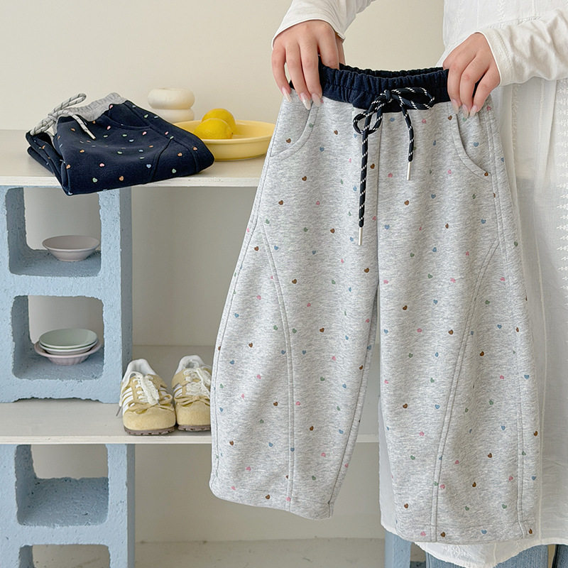 女童裤子2026春季新款儿童弯刀裤卡通运动卫裤小孩宝宝休闲长裤