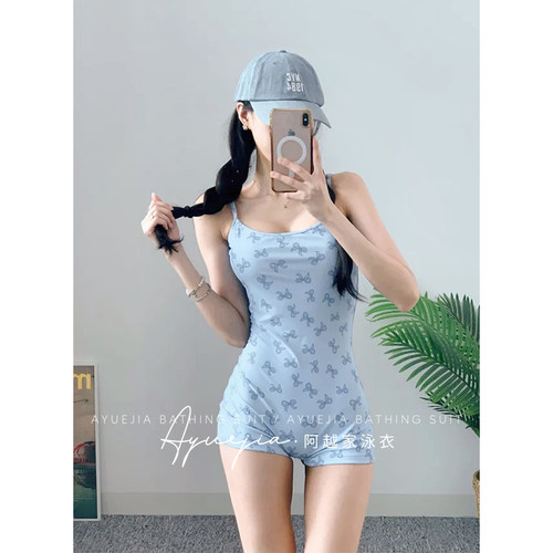 绝美泳衣女连体竞速时尚少女感