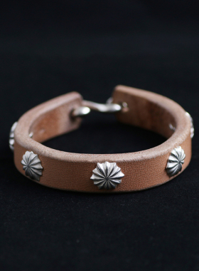 制作一休枥木鞍革菊花钉情侣手环