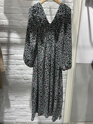 米蔻百家好春秋季新款韩版V领中长款碎花女式连衣裙HVOP320B
