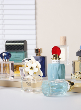 侘寂风妆台装饰香水口红饰品道具