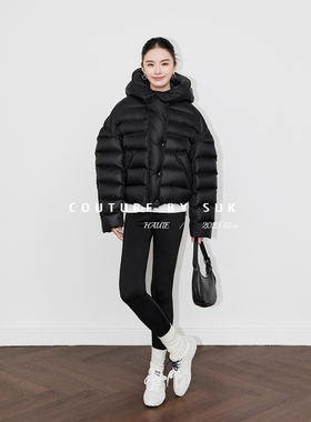 SUK 简约守护! 简约经典廓形保暖90白鹅绒帽檐花边连帽羽绒服女